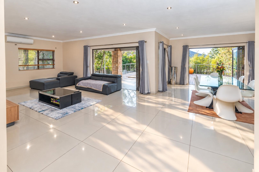 5 Bedroom Property for Sale in Birdwood Estate North West
